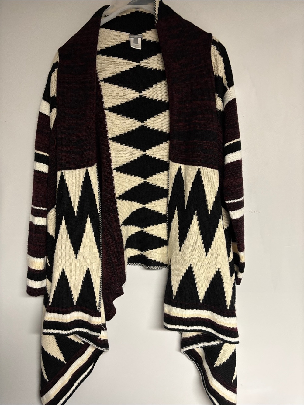 Charlotte Russe Open-Front Geometric Cardigan Sweater in Black, Cream & Burgundy